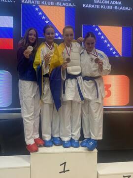 Osvajalke zmagovalnih stopničk skupaj